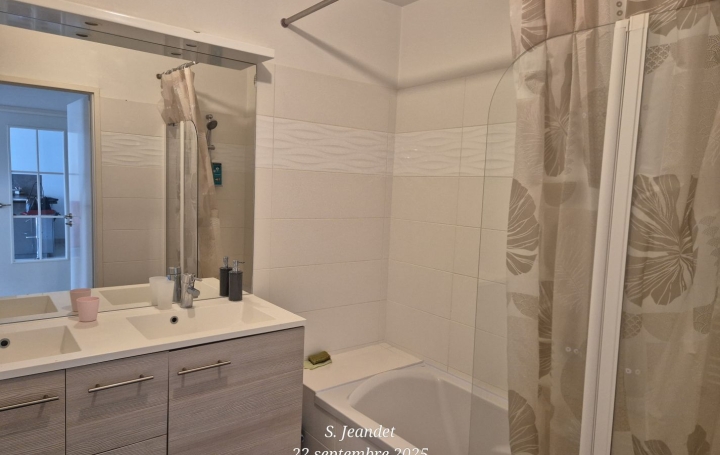 3 Pièces FERNEY-VOLTAIRE (01210)  60 m2 1 780 € 