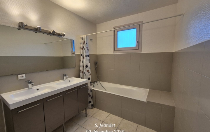 3 Pièces SAINT-JULIEN-EN-GENEVOIS (74160)  79 m2 1 652 € 