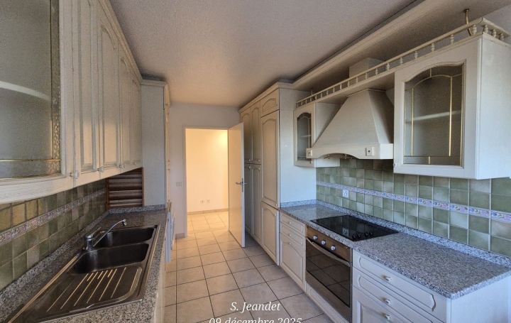 3 Pièces SAINT-JULIEN-EN-GENEVOIS (74160)  79 m2 1 652 € 