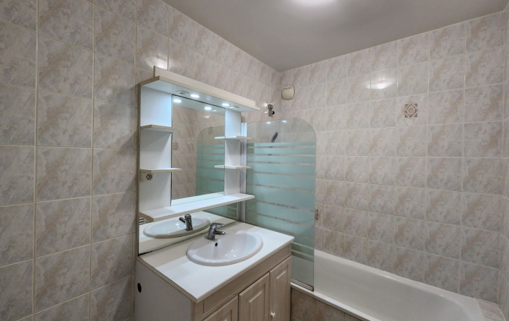 3 Pièces SAINT-JULIEN-EN-GENEVOIS (74160)  68 m2 1 319 € 