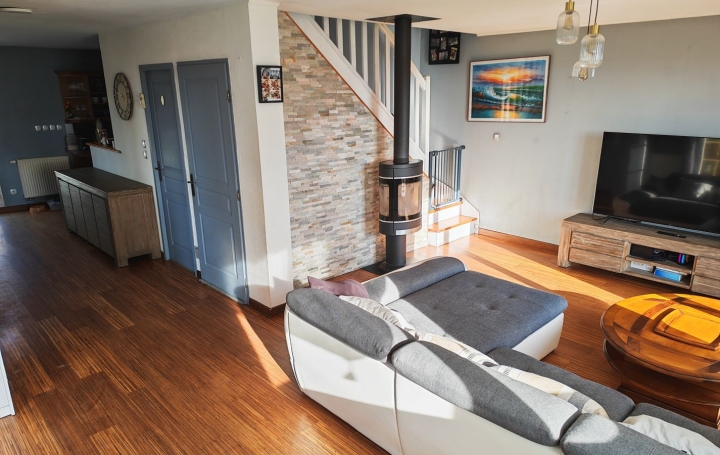 Maison PERON (01630)  131 m2 550 000 € 