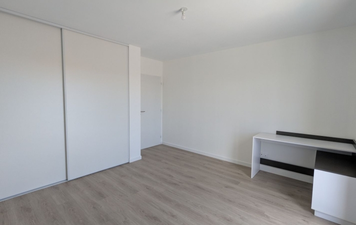Maison LEAZ (01200)  142 m2 525 000 € 