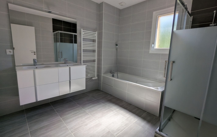 Maison LEAZ (01200)  142 m2 525 000 € 