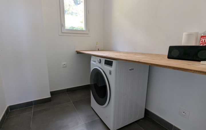Maison LEAZ (01200)  142 m2 525 000 € 