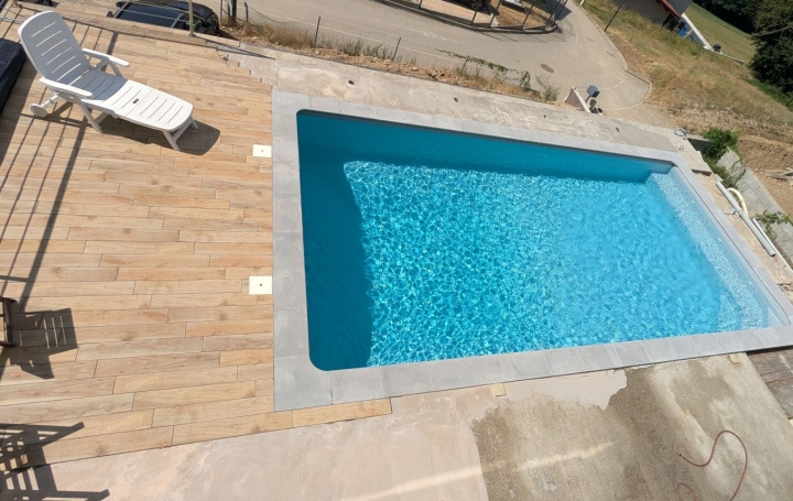 Maison LEAZ (01200)  142 m2 525 000 € 