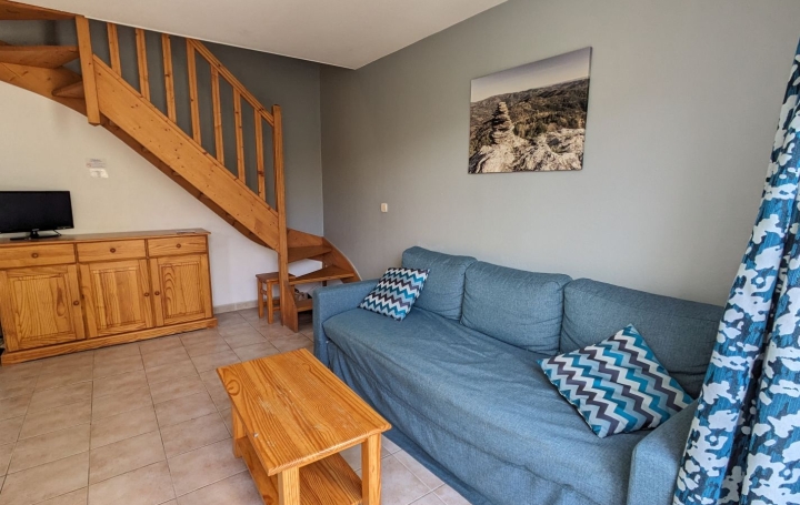 Maison CALVISSON (30420)  38 m2 854 € 