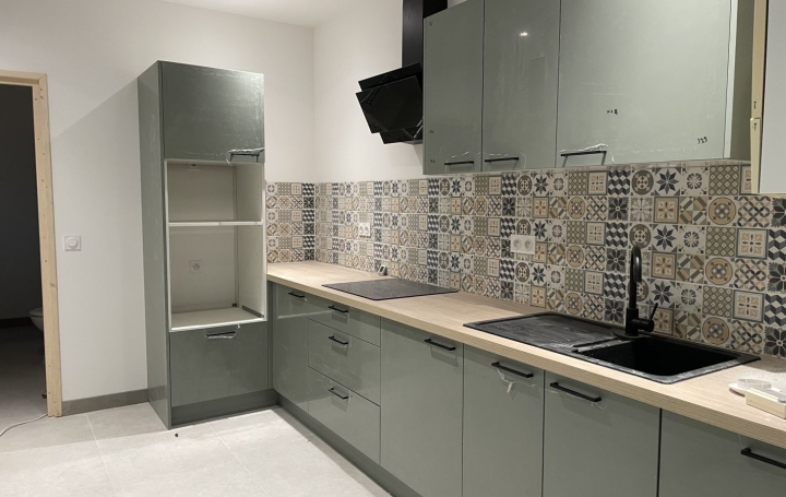 Maison REDESSAN (30129)  130 m2 1 100 € 