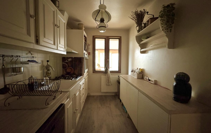 Maison GALLARGUES-LE-MONTUEUX (30660)  75 m2 1 580 € 