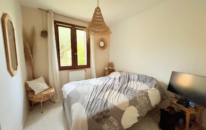 Maison GALLARGUES-LE-MONTUEUX (30660)  75 m2 1 580 € 