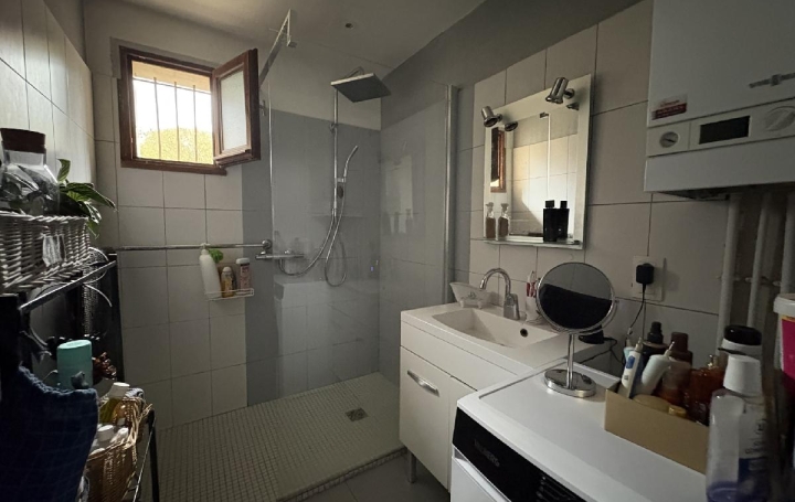 Maison GALLARGUES-LE-MONTUEUX (30660)  75 m2 1 580 € 