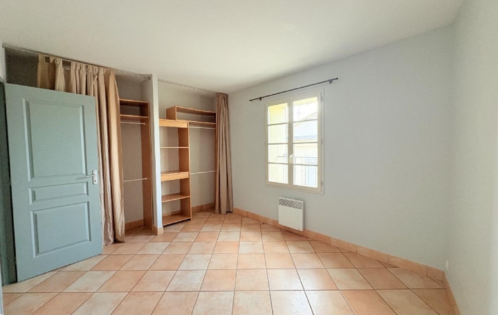 3 Pièces GALLARGUES-LE-MONTUEUX (30660)  63 m2 750 € 