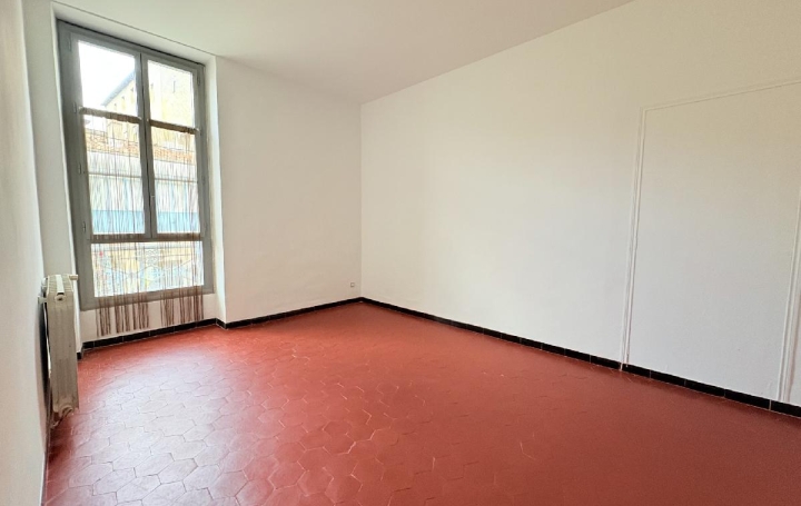 3 Pièces NIMES (30000)  66 m2 795 € 