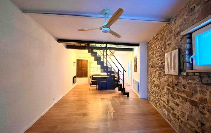 Maison GALLARGUES-LE-MONTUEUX (30660)  82 m2 870 € 