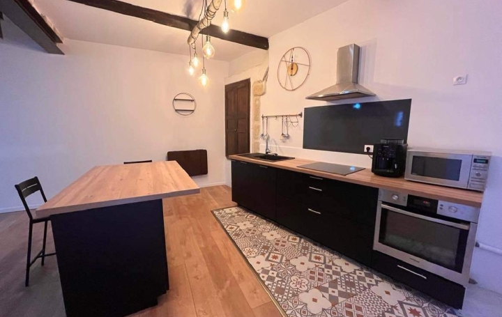 Maison GALLARGUES-LE-MONTUEUX (30660)  82 m2 870 € 