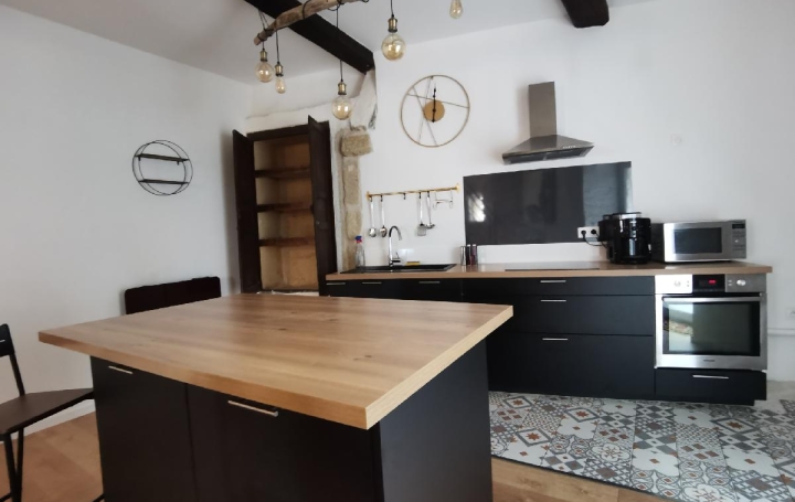 Maison GALLARGUES-LE-MONTUEUX (30660)  82 m2 870 € 