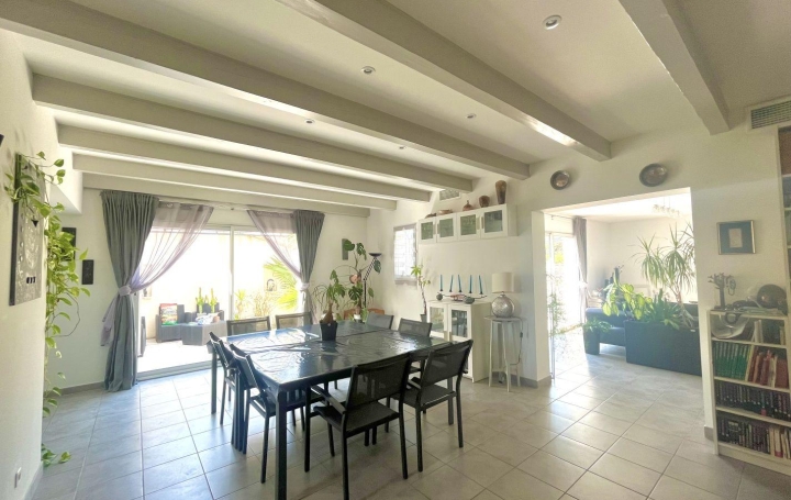 Villa AIGUES-VIVES (30670)  140 m2 462 000 € 