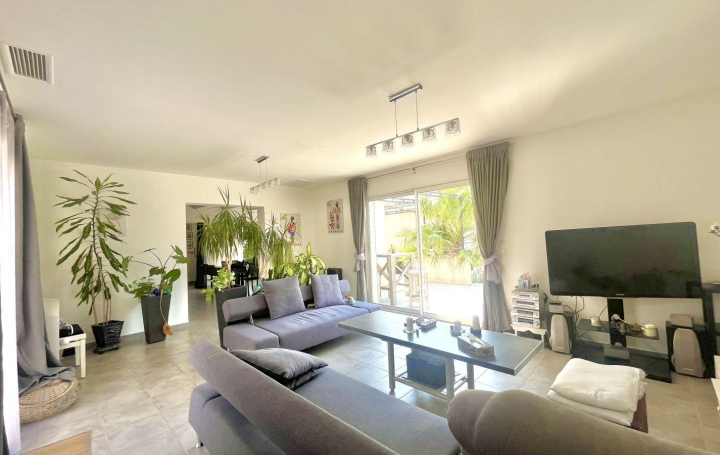 Villa AIGUES-VIVES (30670)  140 m2 462 000 € 