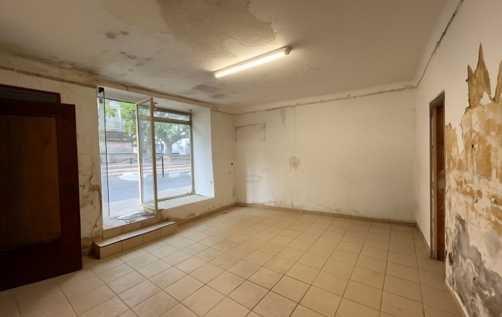 Local commercial MILHAUD (30540)  75 m2 72 000 € 