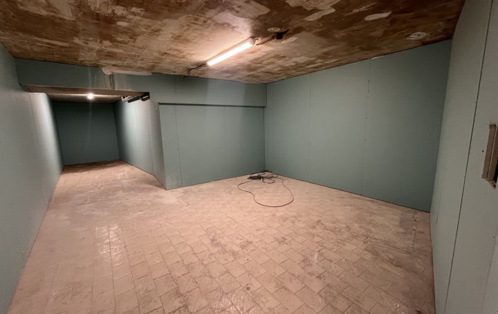 Local commercial MILHAUD (30540)  75 m2 72 000 € 