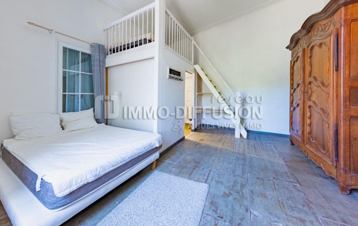 Maison de ville AIGUES-VIVES (30670)  250 m2 570 000 € 