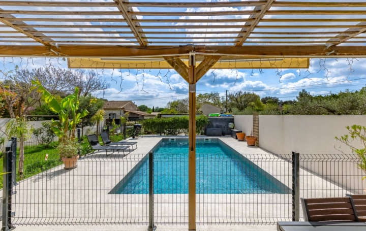 Villa AIGUES-VIVES (30670)  116 m2 435 000 € 