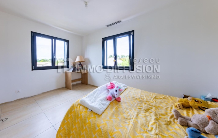 Villa AIGUES-VIVES (30670)  135 m2 374 000 € 