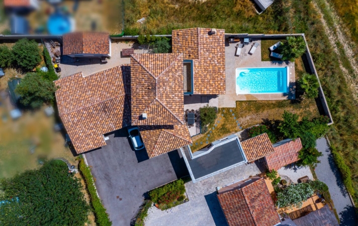 Villa SOMMIERES (30250)  144 m2 580 000 € 