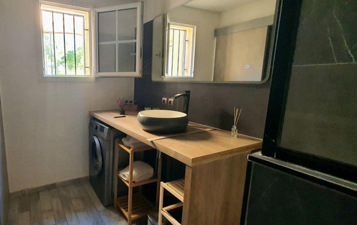 Maison GALLARGUES-LE-MONTUEUX (30660)  46 m2 133 000 € 