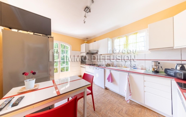 Villa AIGUES-VIVES (30670)  151 m2 440 000 € 
