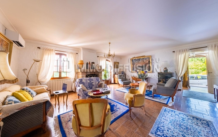 Villa AIGUES-VIVES (30670)  151 m2 440 000 € 