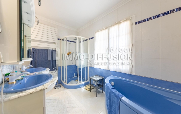 Villa AIGUES-VIVES (30670)  151 m2 440 000 € 