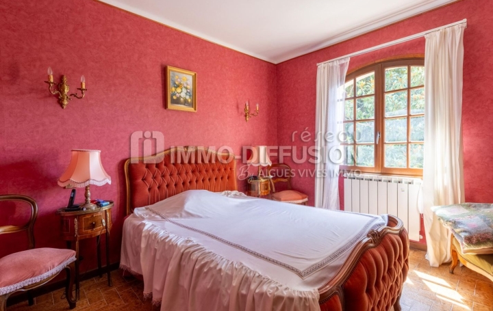 Villa AIGUES-VIVES (30670)  151 m2 440 000 € 