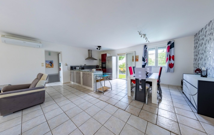 Maison GALLARGUES-LE-MONTUEUX (30660)  110 m2 369 000 € 