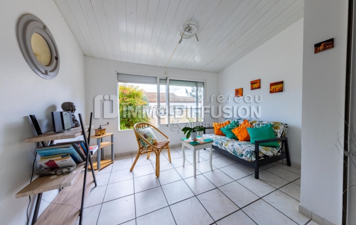 Maison GALLARGUES-LE-MONTUEUX (30660)  110 m2 369 000 € 