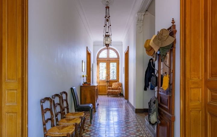 Maison AIGUES-VIVES (30670)  230 m2 565 000 € 