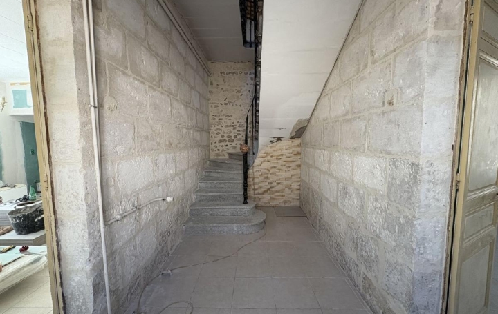 Maison REDESSAN (30129)  130 m2 365 000 € 