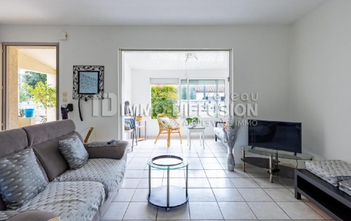 Maison GALLARGUES-LE-MONTUEUX (30660)  110 m2 369 000 € 