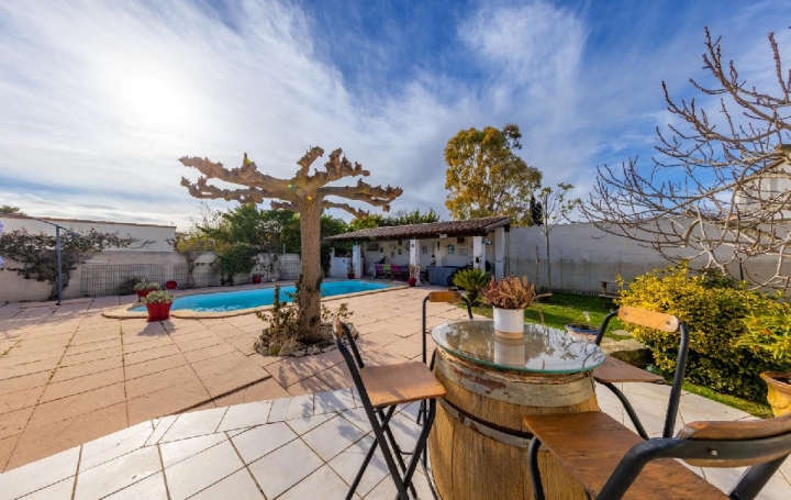 Maison GALLARGUES-LE-MONTUEUX (30660)  113 m2 460 000 € 