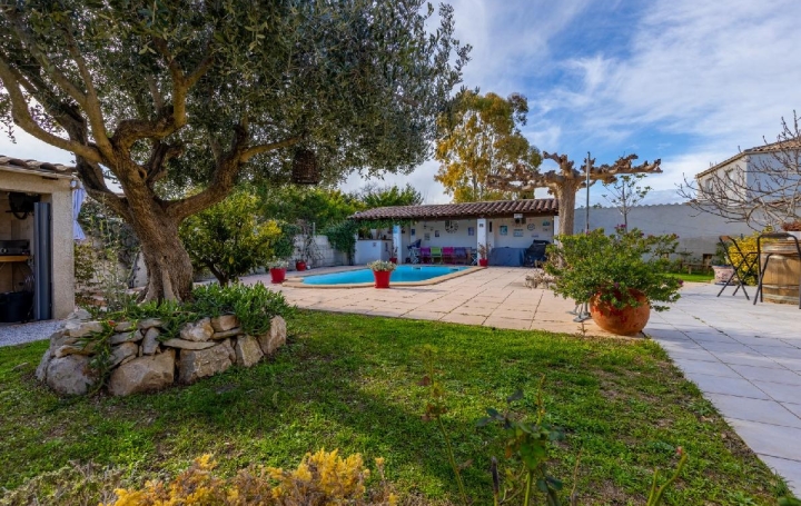 Maison GALLARGUES-LE-MONTUEUX (30660)  113 m2 460 000 € 