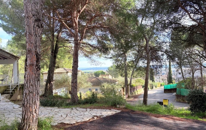 Maison CONGENIES (30111)  156 m2 440 000 € 