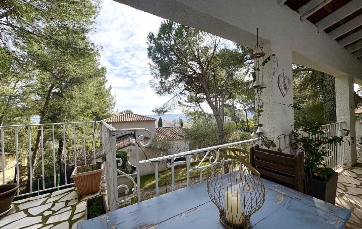 Maison CONGENIES (30111)  156 m2 440 000 € 