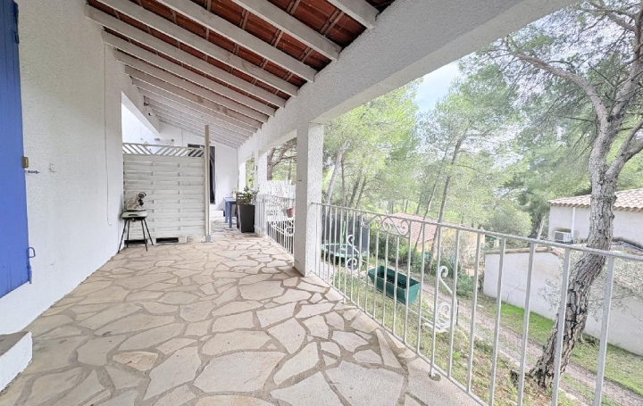 Maison CONGENIES (30111)  156 m2 440 000 € 