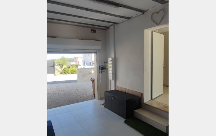 Maison SANILHAC-SAGRIES (30700)  95 m2 1 350 € 