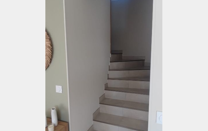 Maison SANILHAC-SAGRIES (30700)  95 m2 1 350 € 