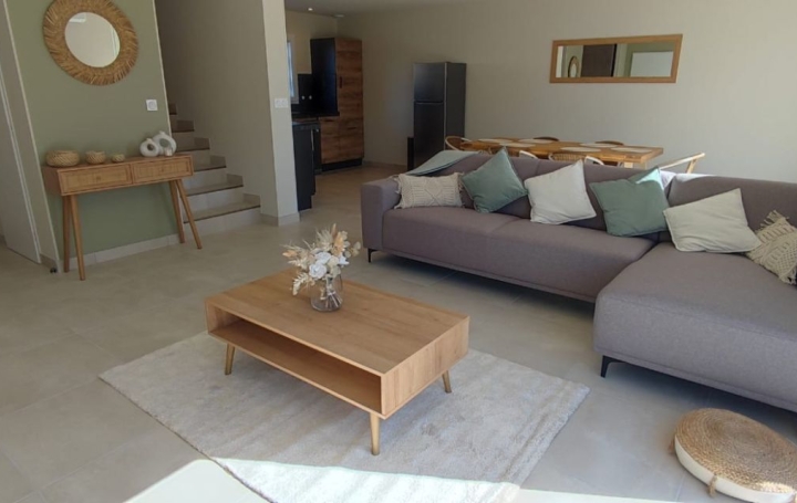 Maison SANILHAC-SAGRIES (30700)  95 m2 1 350 € 