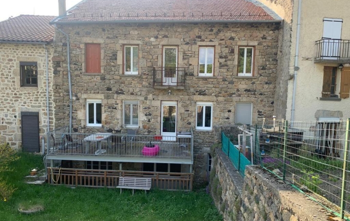 Maison PRADELLES (43420)  280 m2 1 200 € 