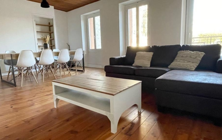 Maison PRADELLES (43420)  280 m2 1 200 € 