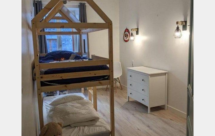 Maison PRADELLES (43420)  280 m2 1 200 € 