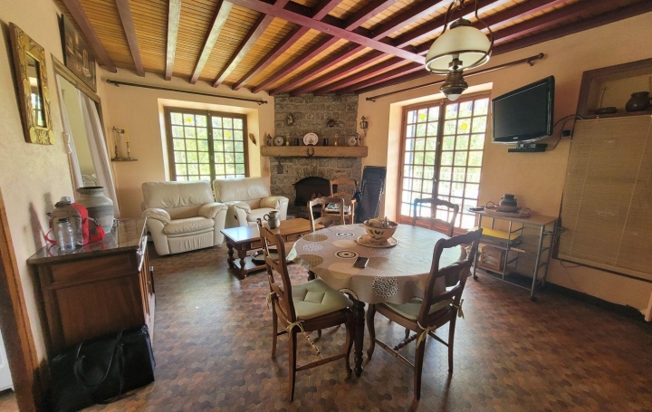 Maison PIERREFICHE (48300)   360 € 