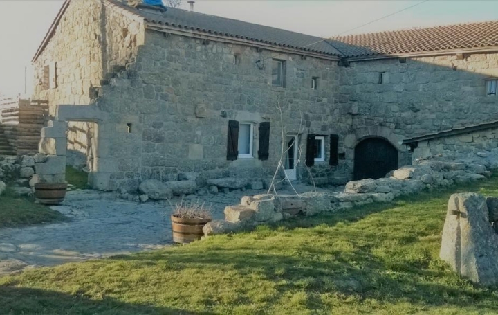 Réseau Immo-diffusion : Maison  CHASTANIER  140 m2 177 000 € 